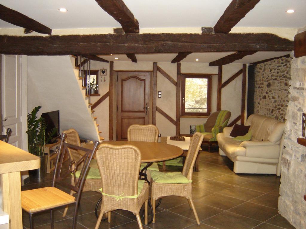 Les Hotes Du Lac, Chambres Et Tables D'Hotes Mandailles  Luaran gambar