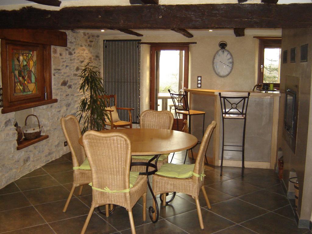 Les Hotes Du Lac, Chambres Et Tables D'Hotes Mandailles  Luaran gambar