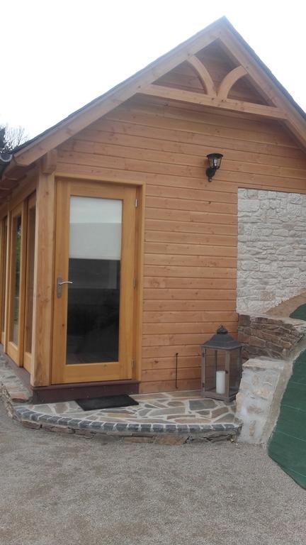 Les Hotes Du Lac, Chambres Et Tables D'Hotes Mandailles  Luaran gambar